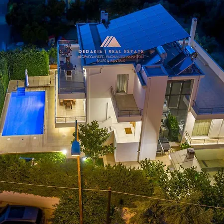 Luxury With Private Heated Pool Loutráki