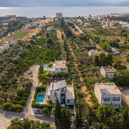 Villa Luxury With Private Heated Pool