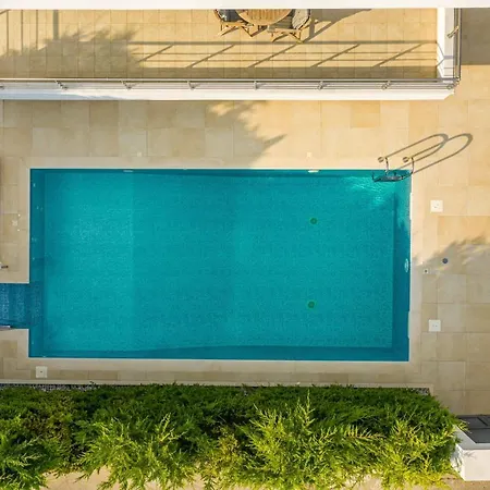 Luxury With Private Heated Pool *