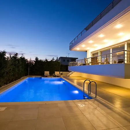 ヴィラ Luxury With Private Heated Pool