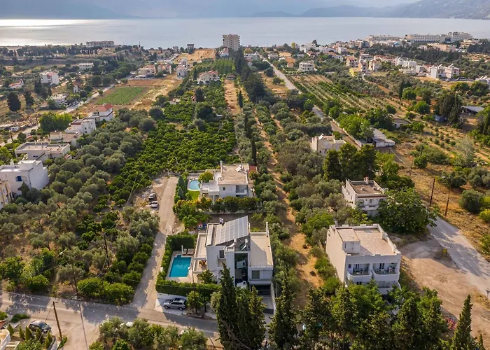 Вилла Luxury With Private Heated Pool