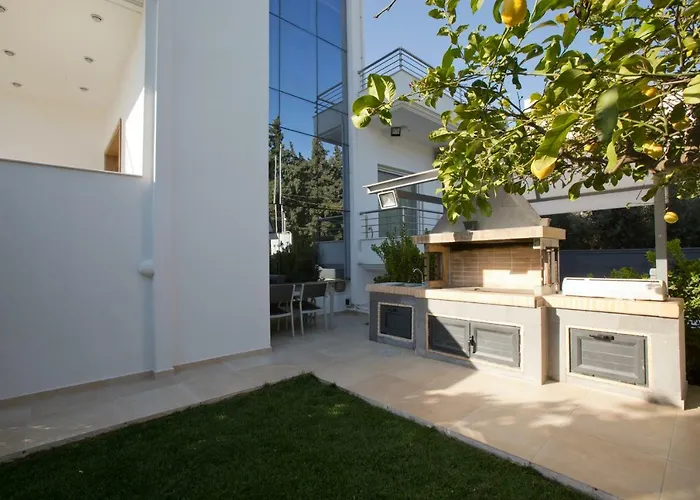 Luxury With Private Heated Pool