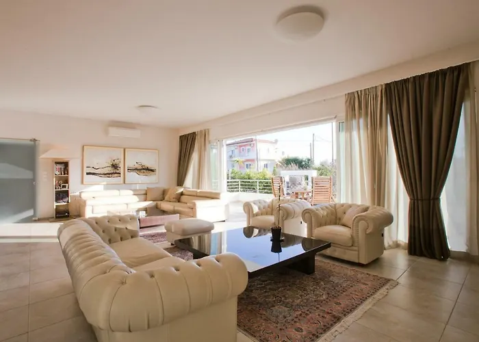 Luxury With Private Heated Pool Вилла Лоутраки