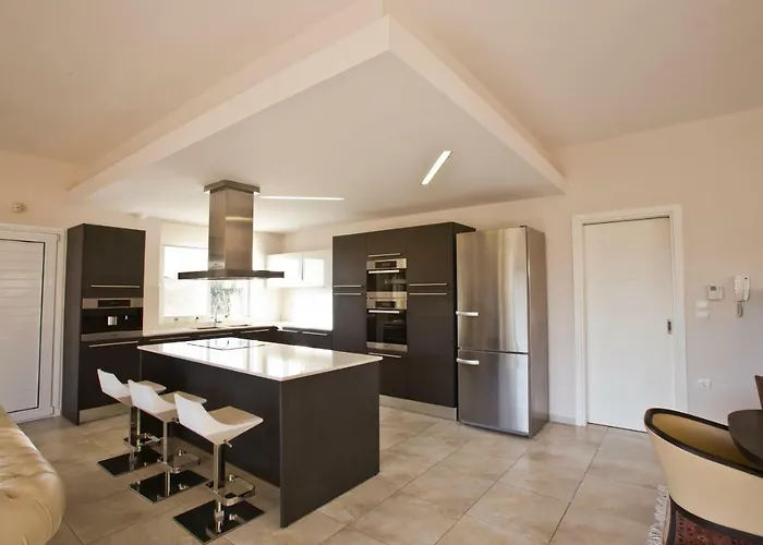 Villa Luxury With Private Heated Pool