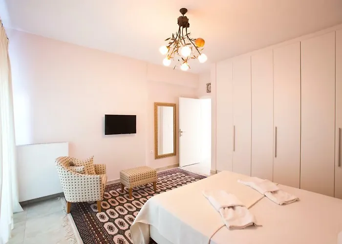 Luxury With Private Heated Pool Вилла Лоутраки