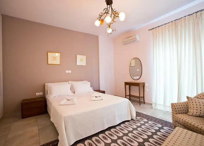 Luxury With Private Heated Pool * Loutráki