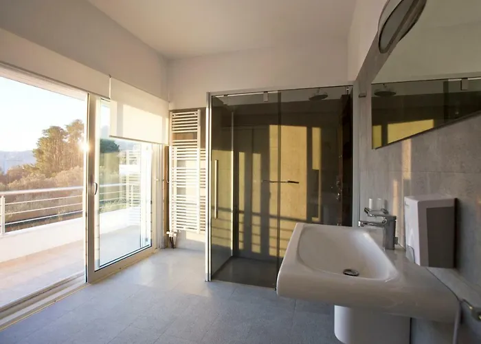 Luxury With Private Heated Pool Вилла Лоутраки