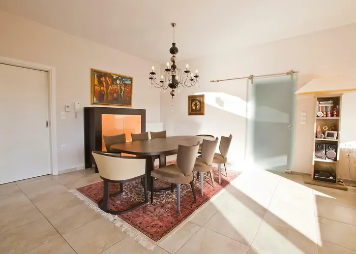 Villa Luxury With Private Heated Pool Loutráki